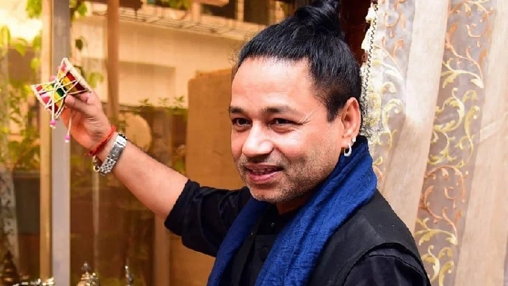 যে কারণে দর্শকরা বোতল ছুড়লেন জনপ্রিয় গায়ককে