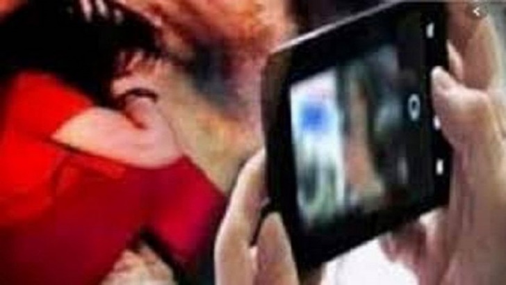 স্কুলছাত্রীকে ধর্ষণের ভিডিও ধারণ, অতঃপর...