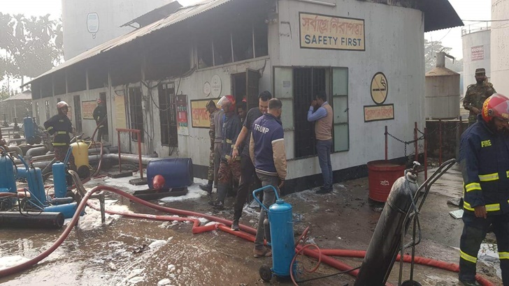সিদ্ধিরগঞ্জে ডিপোর পাম্প হাউসে আগুন, দগ্ধ ৭