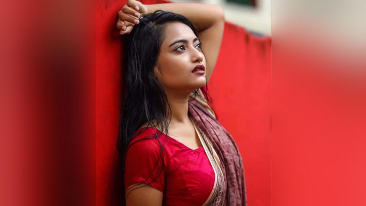 আইসিইউতে শারমিন আঁখি, দোয়া চাইলেন স্বামী