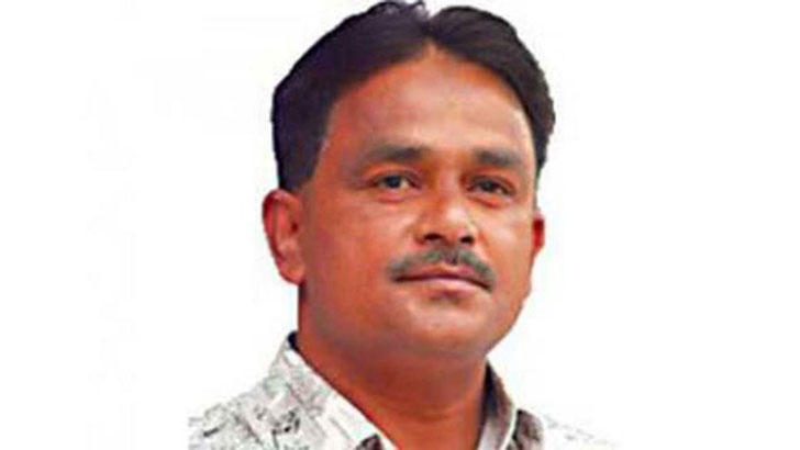 সত্যকে তুলে ধরতে আপসহীন