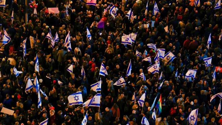 নেতানিয়াহুর বিরুদ্ধে ৫০ হাজার মানুষের বিক্ষোভ