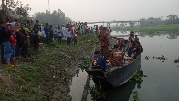 আড়িয়াল খাঁ নদে নিখোঁজ শিশুর লাশ ৩ দিন পর উদ্ধার