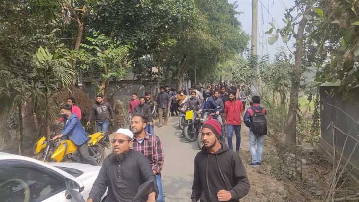 ভূঞাপুর পৌর মেয়রের গাড়ি বহরে হামলা