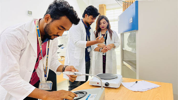 ইস্টার্ন ইউনিভার্সিটিতে সিভিল ইঞ্জিনিয়ারিং ও ফার্মেসি বিভাগ চালু