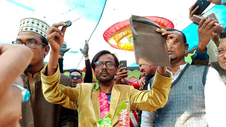 উপহারের গাড়ির কাগজ ঠিক করতে লাগবে ৪ লাখ ৩৯ হাজার টাকা!