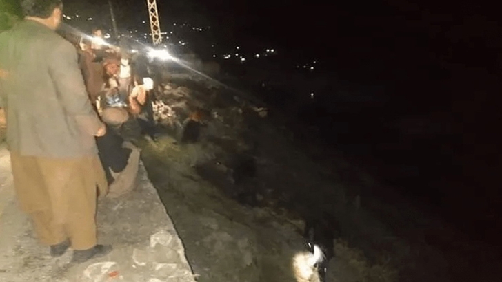 পাকিস্তানে বাসের সঙ্গে কারের সংঘর্ষ, নিহত ২১