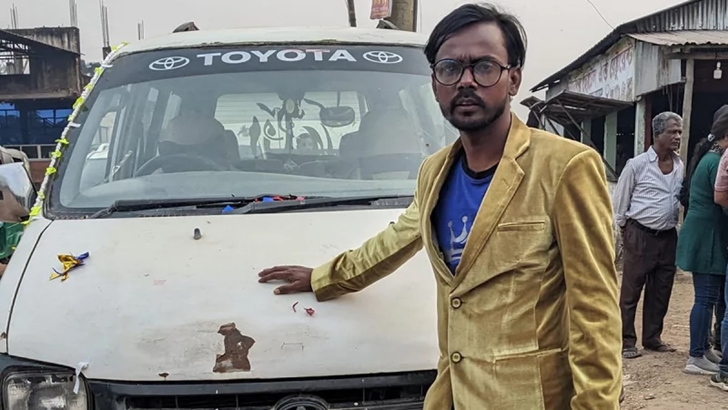 সেই শিক্ষকের উপহারের গাড়ি নিয়ে বিপাকে হিরো আলম