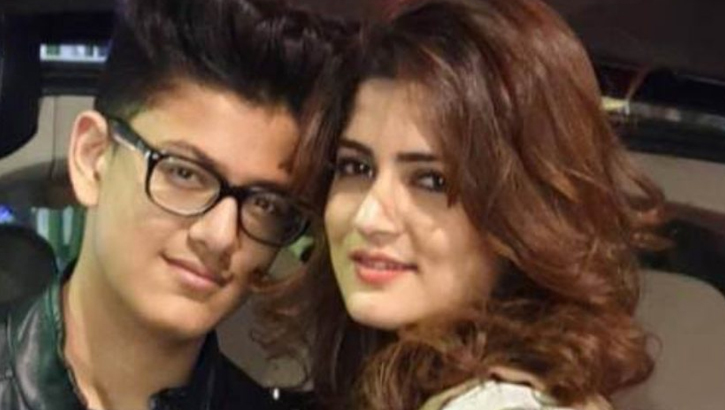 ছেলে অভিনয় করবে কিনা, জানালেন শ্রাবন্তী
