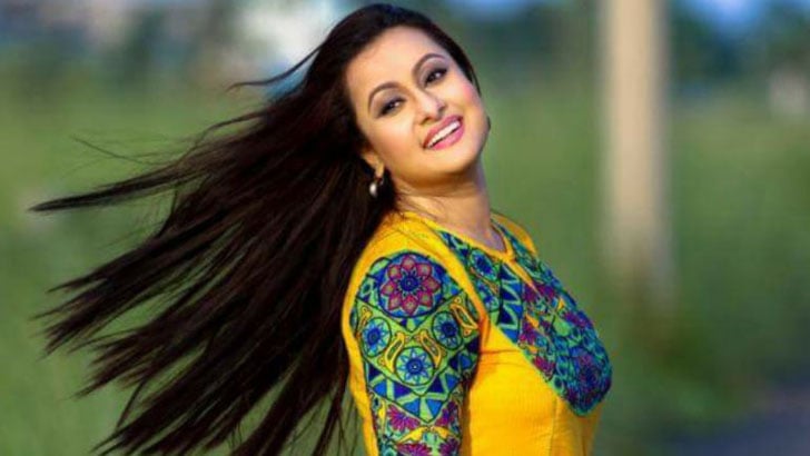 হোটেল রিল্যাক্সে পূর্ণিমা