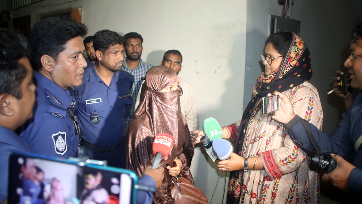 ইবির সেই ছাত্রী বললেন- নির্যাতনের প্রতিবাদ চালিয়ে যাব