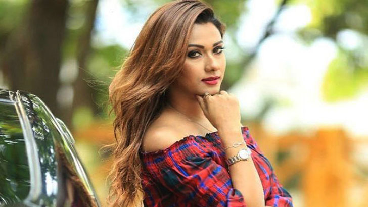 শুটিংয়ের সময় বুকে ব্যথা শুরু হয়: ববি