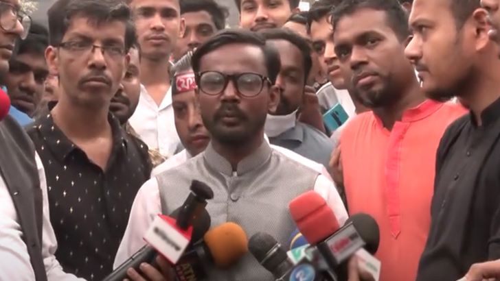 ফুল দিতে এসে ‘ডাইরেক্ট অ্যাকশন’ স্লোগান চলে না: হিরো আলম