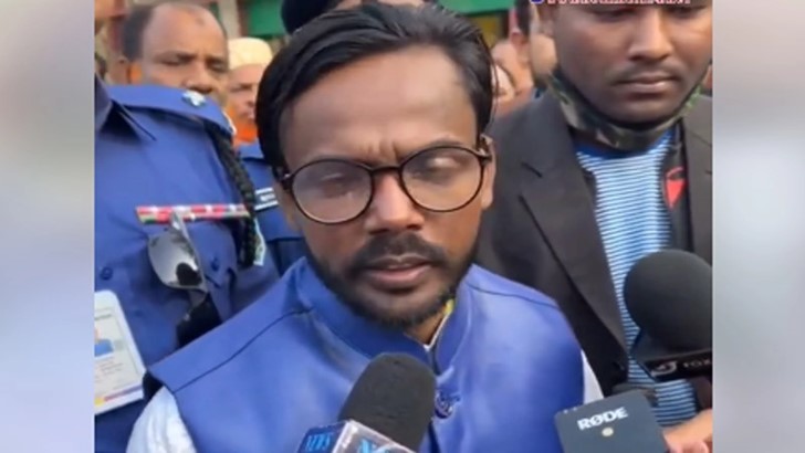 ভাষার মাসে পাঠান সিনেমার মুক্তি নিয়ে অসন্তোষ হিরো আলমের
