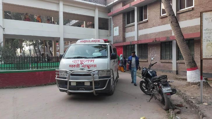 গোসল করানোর সময় নড়ে উঠল মৃতদেহ, অতঃপর...