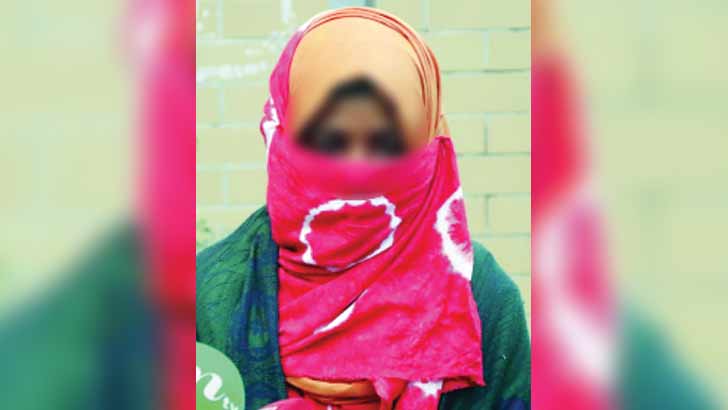 ছাত্রীর আর্তনাদে উল্লাস করে নির্যাতনকারীরা