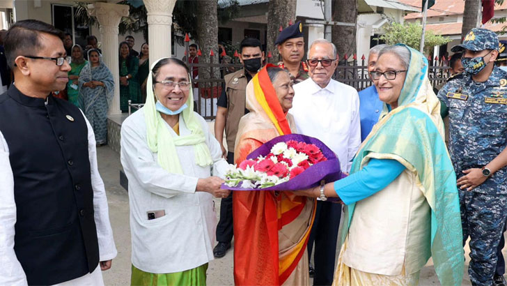 ১৫ পদের মাছসহ প্রধানমন্ত্রীকে যা দিয়ে আপ্যায়ন করলেন রাষ্ট্রপতি