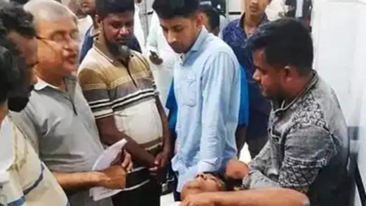 নিক্সন চৌধুরীর সমর্থকের বিরুদ্ধে আ.লীগ নেতাকে হাতুড়িপেটার অভিযোগ