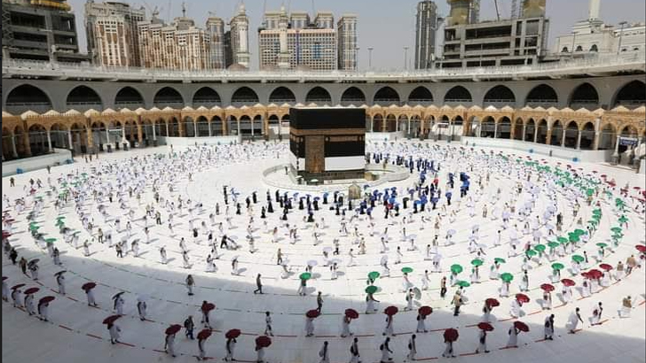১৬১৩৬ নম্বরে কল করে পাওয়া যাবে হজের জরুরি পরামর্শ
