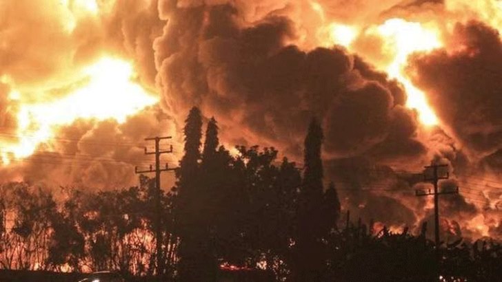 ইন্দোনেশিয়ায় তেলের ডিপোতে আগুন, নিহত ১৭