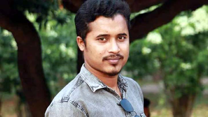 ছাত্রীর সঙ্গে দেখা করতে গিয়ে ধরা, বিয়েতে অস্বীকৃতি জানানোয় গ্রেফতার