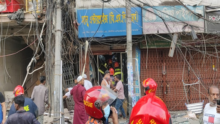 স্যানিটারি পণ্য কিনতে গিয়ে প্রাণ গেল দম্পতির