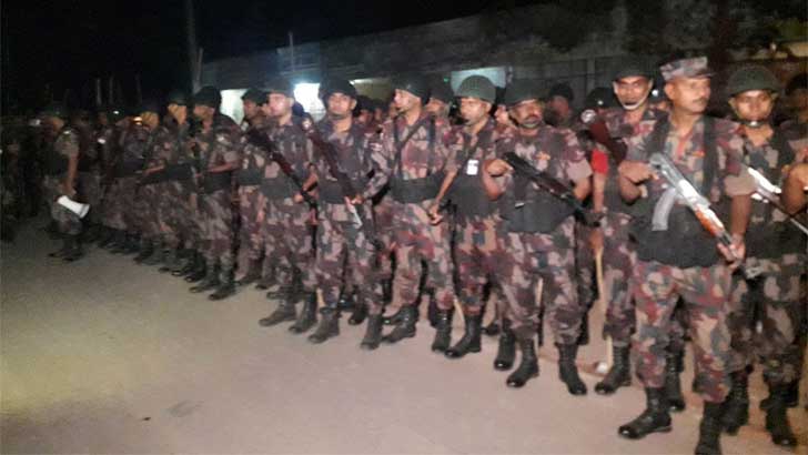 পরিস্থিতি নিয়ন্ত্রণে রাজশাহী বিশ্ববিদ্যালয় এলাকায় বিজিবি মোতায়েন