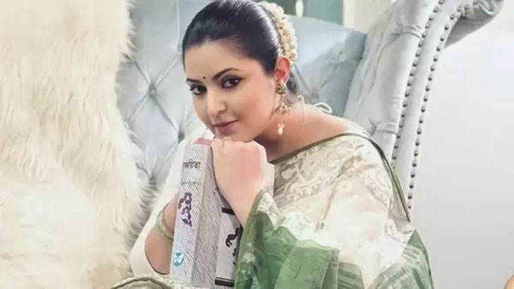 নতুন করে কার প্রেমে পড়লেন পরীমনি?