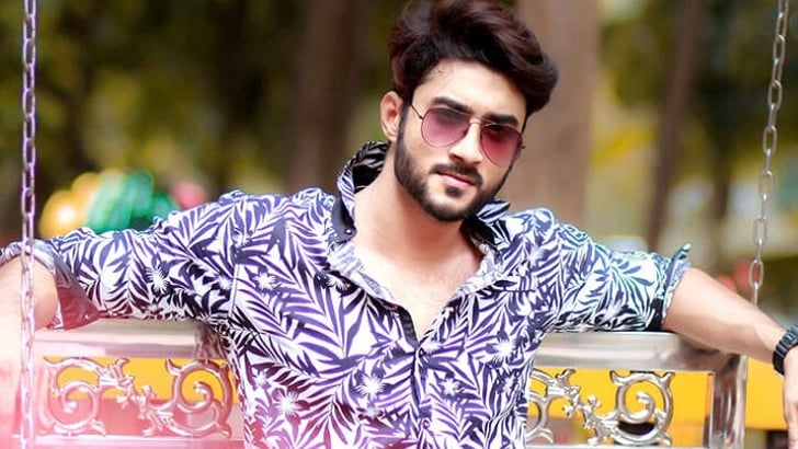শাকিব খানকে ইঙ্গিত করে যা বললেন রোশান!