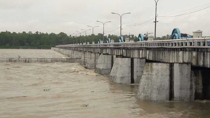 তিস্তায় খাল খনন পর্যবেক্ষণ করছে ঢাকা