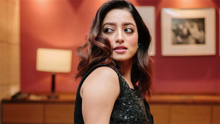 পরকীয়ার পক্ষে যে যুক্তি অভিনেত্রীর!