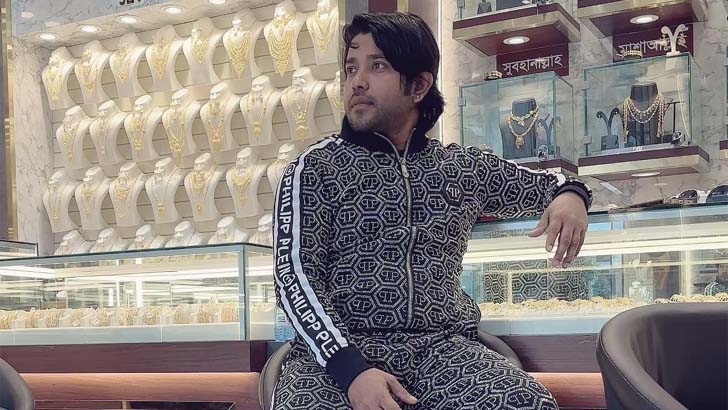 সোনা ব্যবসায়ী আরাভ তিন বছর আগেও ভারতের বস্তিতে ছিলেন