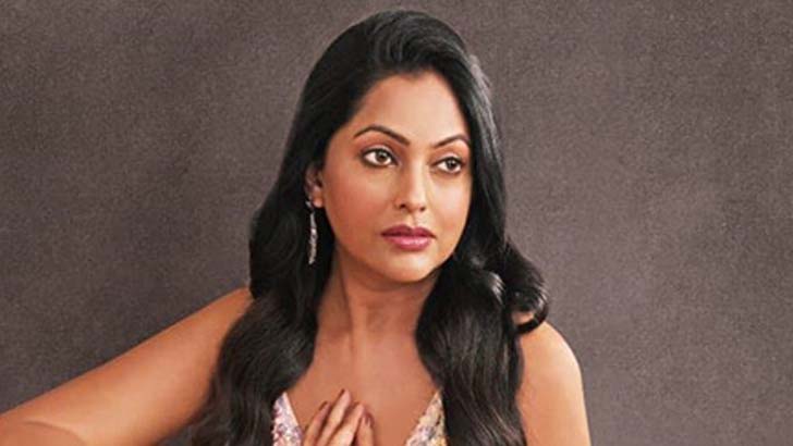 নিজের বোল্ড ছবি নিয়ে যা বললেন নিপুণ