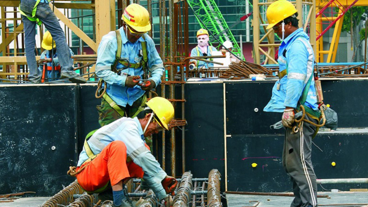 বিদেশি শ্রমিক আবেদনের কোটা অনুমোদন স্থগিত করল মালয়েশিয়া