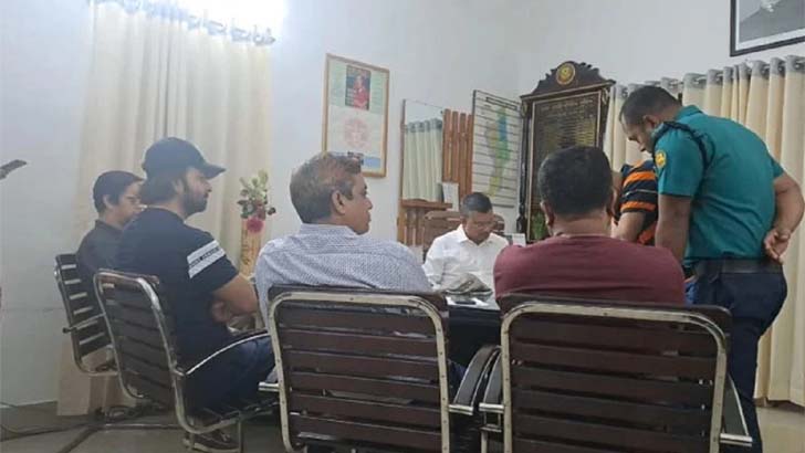 গভীর রাতে থানায় শাকিব খান, মামলা নেয়নি পুলিশ