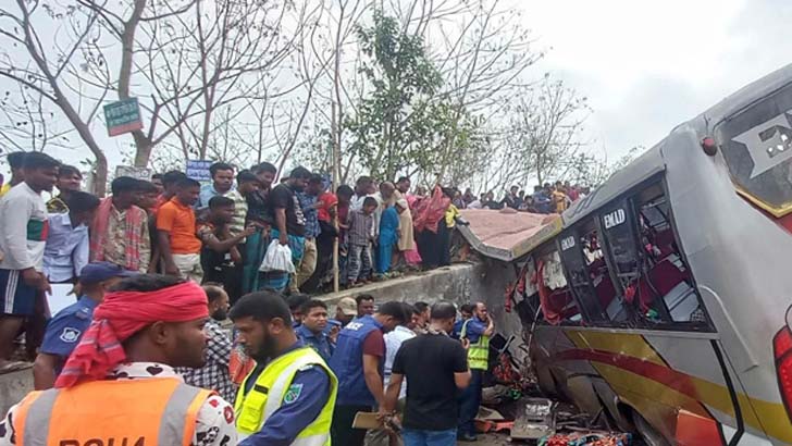 দুর্ঘটনায় বেঁচে যাওয়া উজ্জ্বল যা বললেন