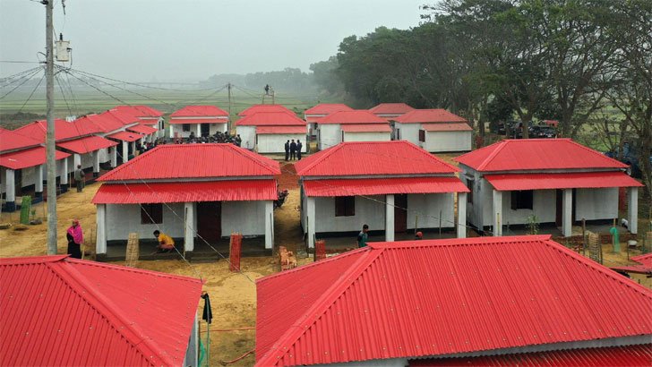 প্রধানমন্ত্রীর উপহারের ঘর পাচ্ছেন আরও ৩৯০ পরিবার 