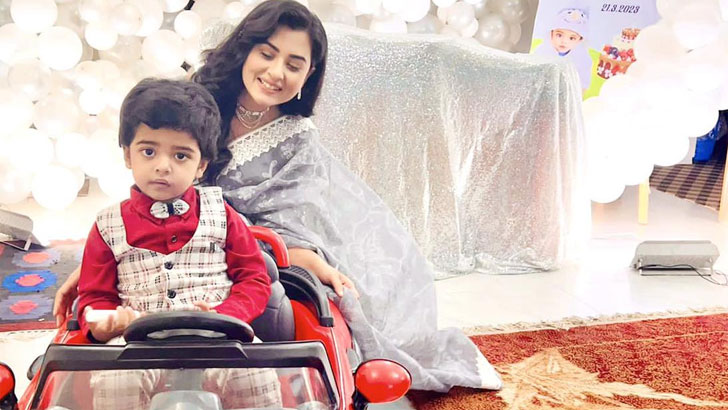 বীরের জন্মদিনে কী উপহার দিলেন শাকিব খান