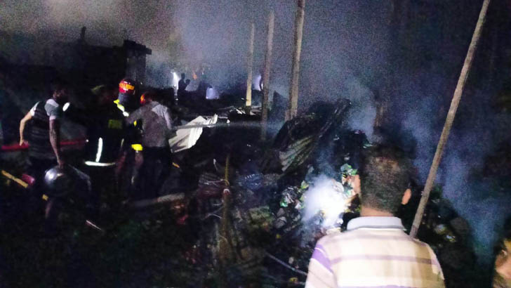 গৌরীপুরে আগুন দেখতে এসে সড়ক দুর্ঘটনায় নিহত ২