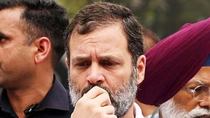 রাহুল গান্ধীর কি চাপে পড়লেন? 