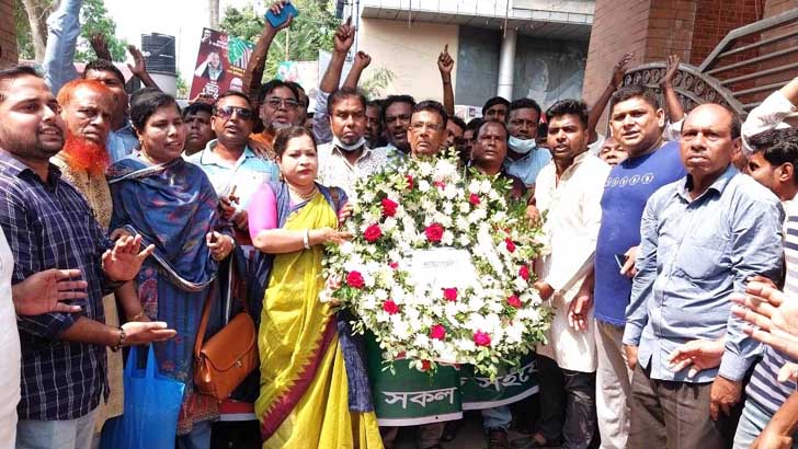 নবাবগঞ্জে স্বাধীনতা দিবসে বিভিন্ন সংগঠনের শ্রদ্ধা