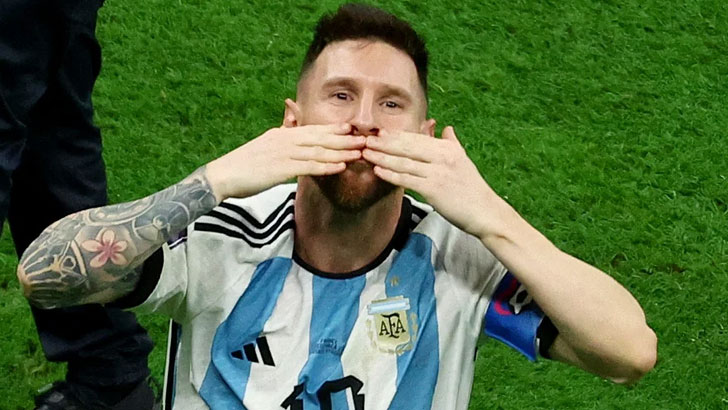 বিশ্বের সেরা ফুটবলার মেসির সম্মানে...