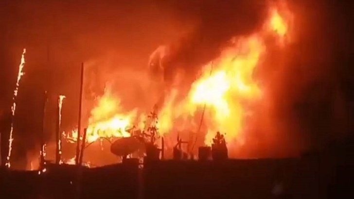 রাজধানীর কাপ্তানবাজারে আগুন