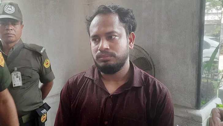 ঢামেকে চুরির অভিযোগে প্রকৌশলী আটক