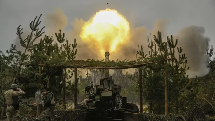 ‘বাখমুতে এগিয়ে যাচ্ছে রাশিয়া’ 