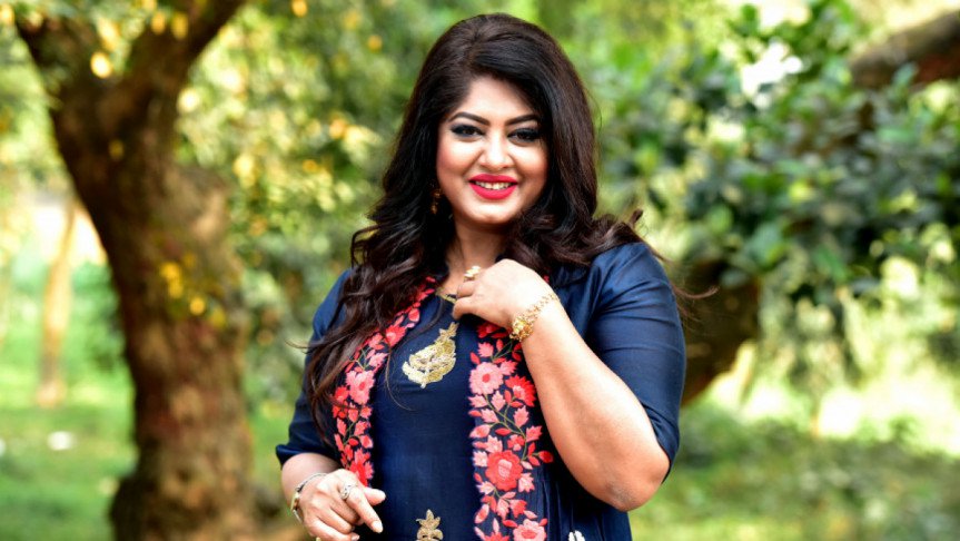 মৃত্যুর আগে যে ইচ্ছা পূরণ করতে চান মৌসুমী