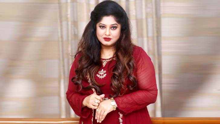 যাদের কাছে আমার ছবি রয়েছে, ডিলিট করে দেবেন: মৌসুমী