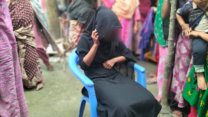 মেলা থেকে ফেরার পথে স্কুলছাত্রীকে বাড়িতে আনে কলেজছাত্র, অতঃপর...