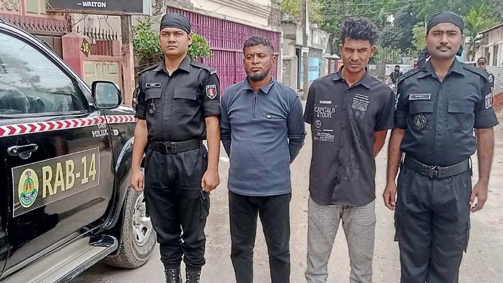 শপিং ব্যাগে ৫ হাজার ইয়াবা, র‌্যাবের হাতে ইউপি সদস্য আটক