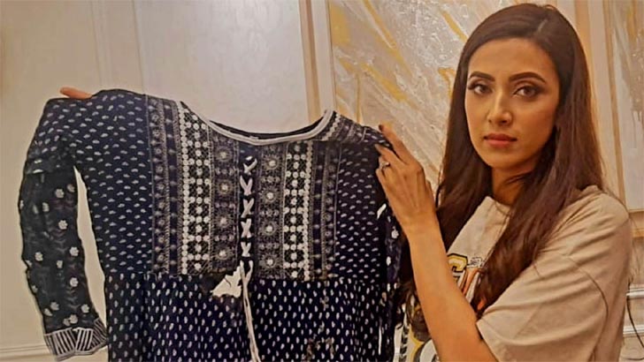 ১০০ কাপড়ের দামে আগুনে পোড়া জামা কিনলেন মিম